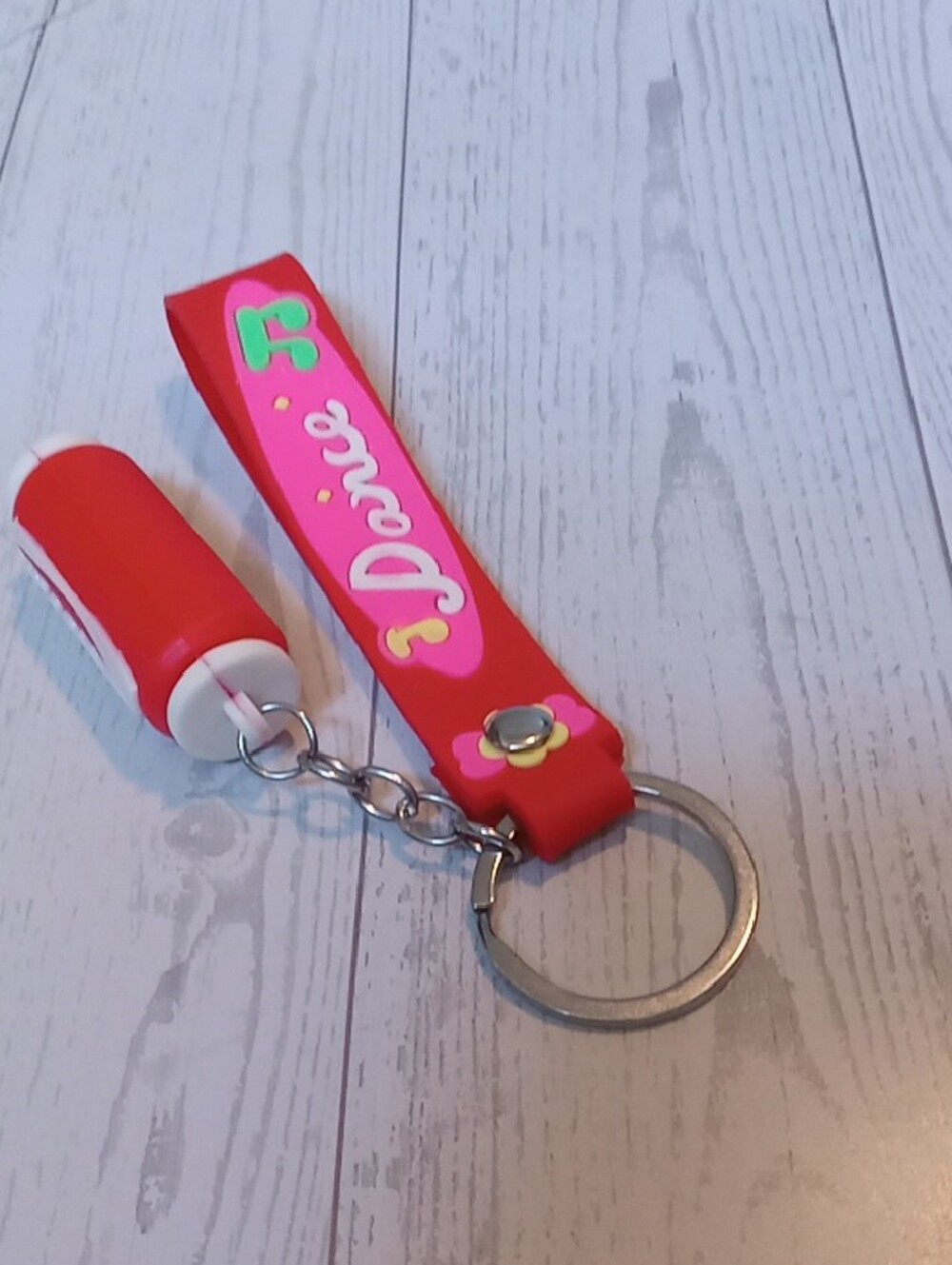 Coca-Cola Can & Dance Wrist Strap Red Keyring - Picture 3 of 3
